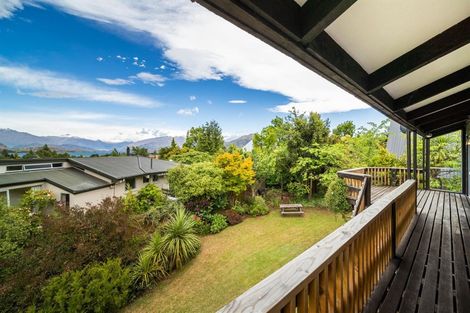 Photo of property in 18 Hunter Crescent, Wanaka, 9305