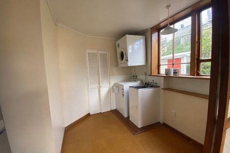 Photo of property in 8 Hawker Street, Mount Victoria, Wellington, 6011