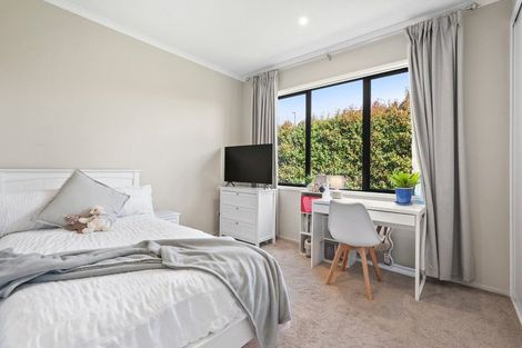 Photo of property in 2 Makaka Lane, Silverdale, 0932