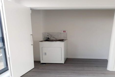 Photo of property in 16 Karoro Road, One Tree Point, 0118