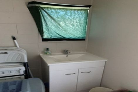 Photo of property in 18 Kent Street, Waiuku, 2123