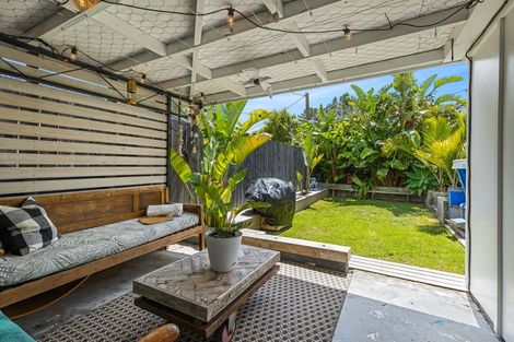 Photo of property in 121 Taikata Road, Te Atatu Peninsula, Auckland, 0610