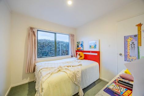 Photo of property in 14 Swanson Oaks, Swanson, Auckland, 0612