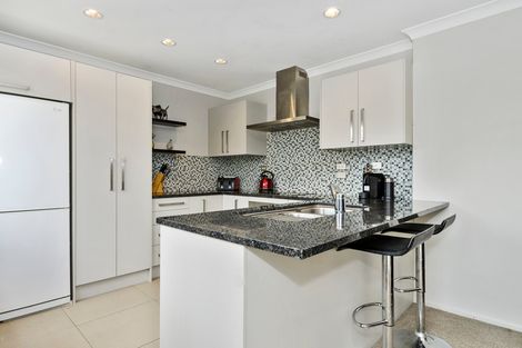 Photo of property in 2 Puriri Road, Pukekohe, 2120