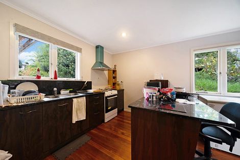 Photo of property in 27 Kohekohe Street, New Lynn, Auckland, 0600