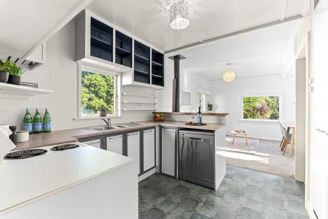 Photo of property in 108 Carrington Street, Lower Vogeltown, New Plymouth, 4310