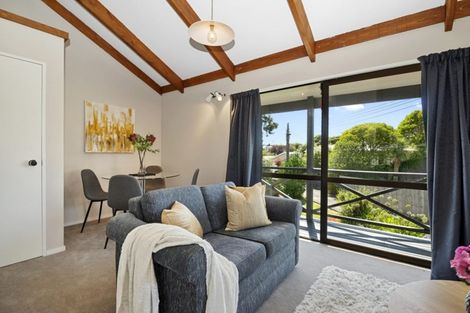 Photo of property in 9 Duncan Avenue, Te Atatu South, Auckland, 0610
