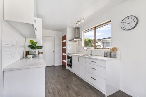 Photo of property in 72 Boundary Road, Clover Park, Auckland, 2019