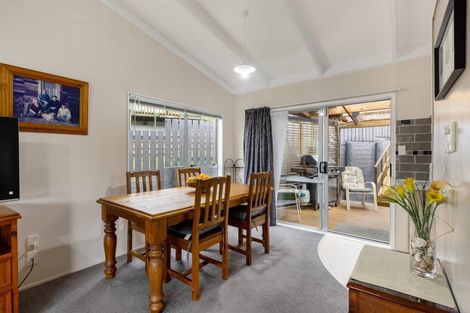 Photo of property in 6 Milsom Place, Te Puke, 3119