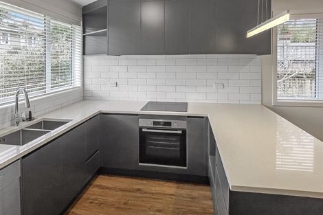 Photo of property in 27 Marsh Avenue, Forrest Hill, Auckland, 0620