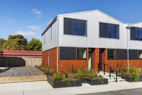 Photo of property in 10-12 Utauta Street, Waikanae, 5036
