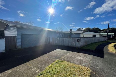 Photo of property in 1 Totara Terrace, Inglewood, 4330