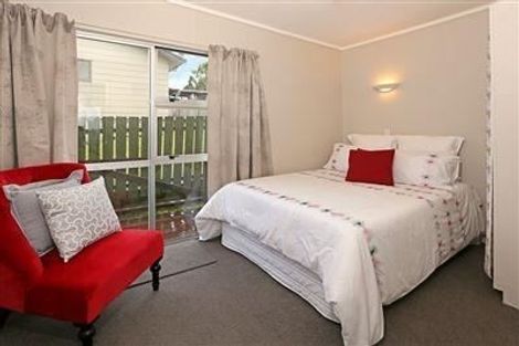 Photo of property in 2/317 Triangle Road, Massey, Auckland, 0614