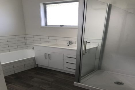 Photo of property in 119 Lynn Road, Bayview, Auckland, 0629