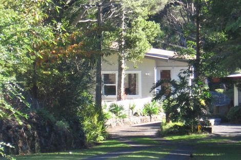 Photo of property in 27 Konini Road, Titirangi, Auckland, 0604