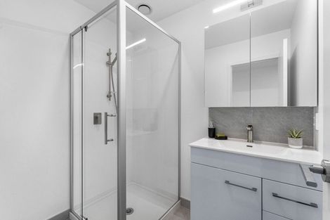 Photo of property in 27 Raukohekohe Road, Wiri, 2104