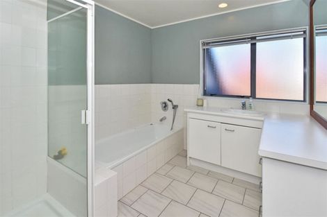 Photo of property in 29 Lemonwood Place, The Gardens, Auckland, 2105