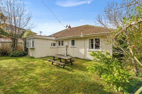 Photo of property in 16 Hursthouse Street, Vogeltown, New Plymouth, 4310