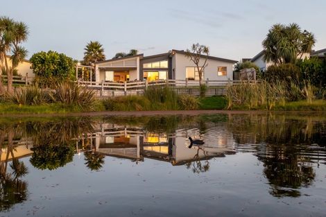 Photo of property in 5 Hana Udy Place, Paraparaumu Beach, Paraparaumu, 5032