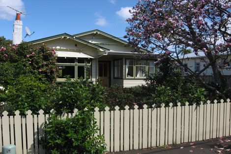 Photo of property in 4 Saint Ronans Avenue, Waterloo, Lower Hutt, 5011