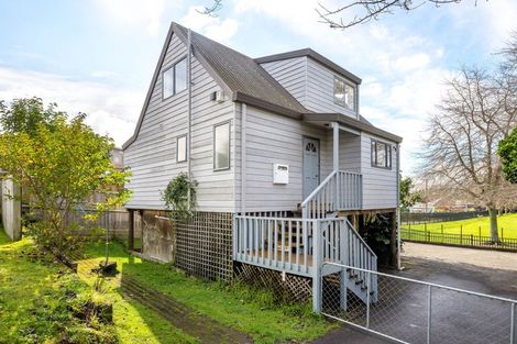 Photo of property in 73a Pembroke Street, Hamilton Lake, Hamilton, 3204