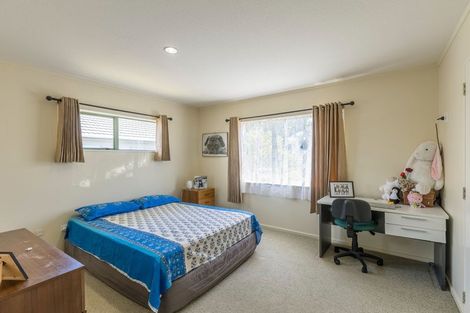 Photo of property in 33 Rosewood Place, Paraparaumu, 5032