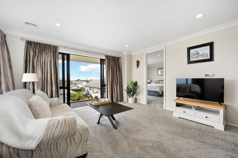 Photo of property in 4 Copper Lane, Long Bay, Auckland, 0630
