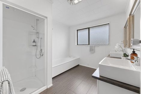 Photo of property in 8 Clariton Avenue, Green Island, Dunedin, 9018