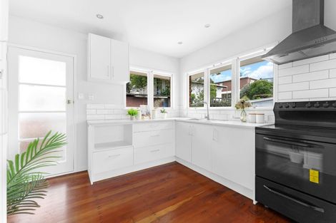 Photo of property in 2/180 Archers Road, Glenfield, Auckland, 0629