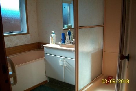 Photo of property in 1/202 Edmonton Road, Te Atatu South, Auckland, 0610