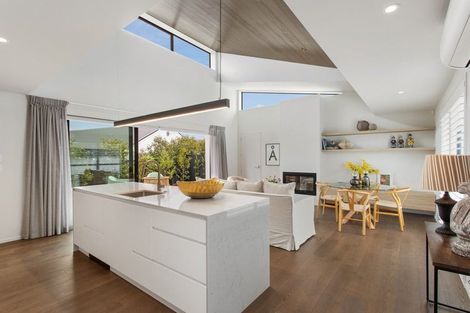 Photo of property in 1/2a Church Lane, Merivale, Christchurch, 8014