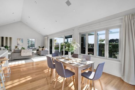 Photo of property in 1 Gleneagles Way, Waiwhakaiho, New Plymouth, 4312