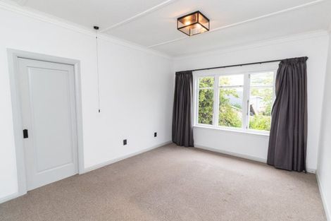 Photo of property in 30 Collins Avenue, Tawa, Wellington, 5028