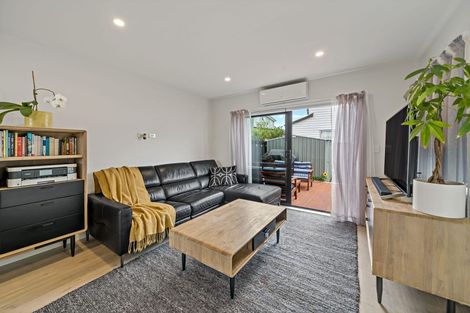 Photo of property in 14 Kearns Drive, Hobsonville, Auckland, 0616