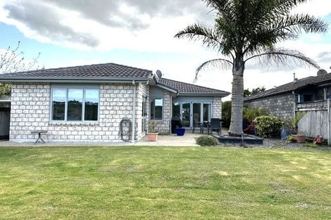 Photo of property in 37 Scoria Close, Pyes Pa, Tauranga, 3112