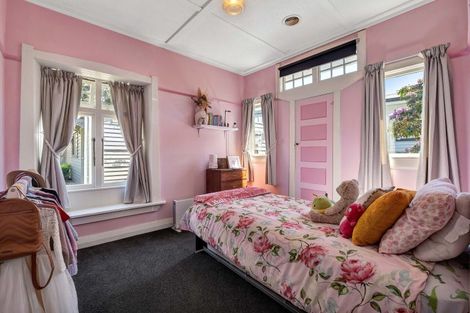 Photo of property in 263 Huatoki Street, Upper Vogeltown, New Plymouth, 4310