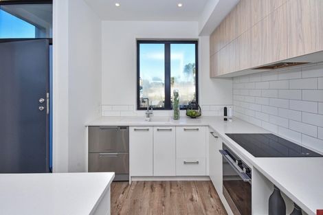 Photo of property in 22 Tapuwae Way, Mangere Bridge, Auckland, 2022