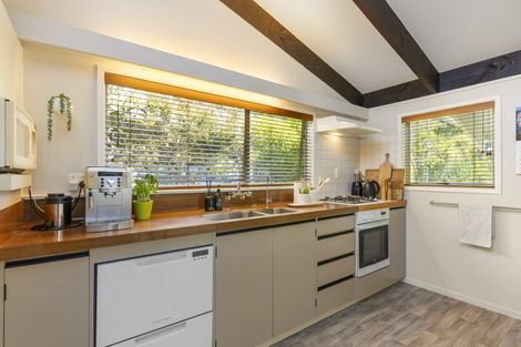 Photo of property in 40 Saddleback Rise, Murrays Bay, Auckland, 0630
