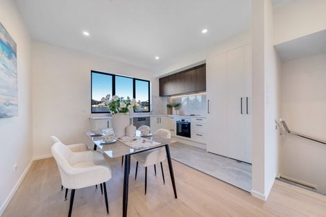 Photo of property in 32 Tiraumea Drive, Pakuranga, Auckland, 2010