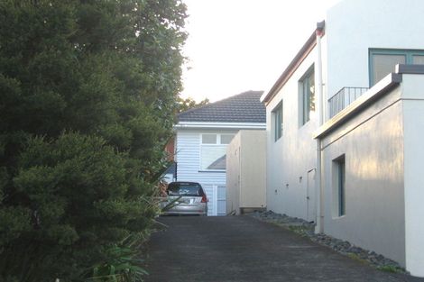 Photo of property in 1/227 Glenfield Road, Hillcrest, Auckland, 0627