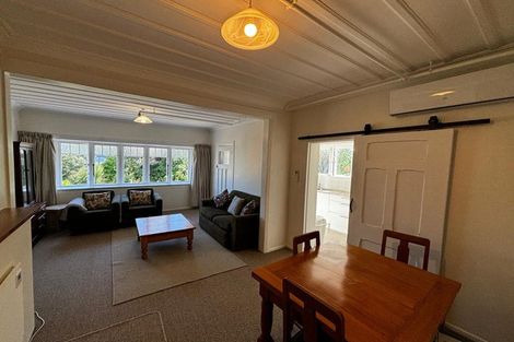 Photo of property in 5 Gilbert Street, New Plymouth, 4310