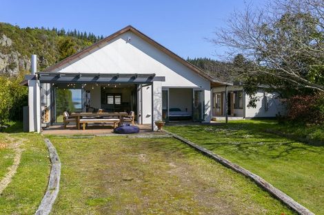Photo of property in 14 Motuoapa Esplanade, Motuoapa, 3382