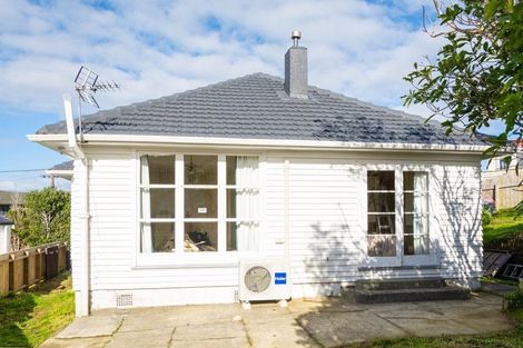 Photo of property in 38 Lyndfield Lane, Newlands, Wellington, 6037