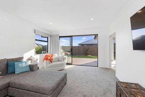 Photo of property in 17 Chimango Place, Rolleston, 7615