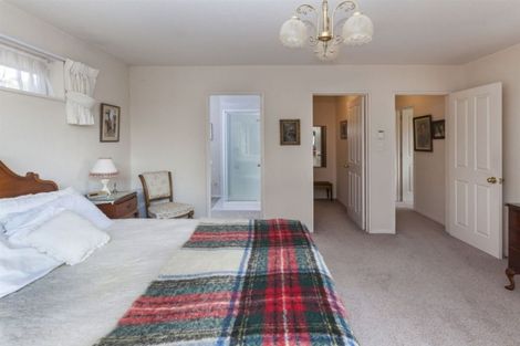 Photo of property in 8 Wiltshire Mews, Avonhead, Christchurch, 8042