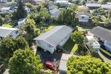 Photo of property in 13 Helleur Road, Massey, Auckland, 0614