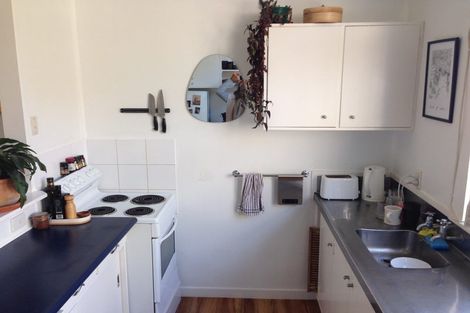 Photo of property in 69 Rolleston Street, Mount Cook, Wellington, 6021