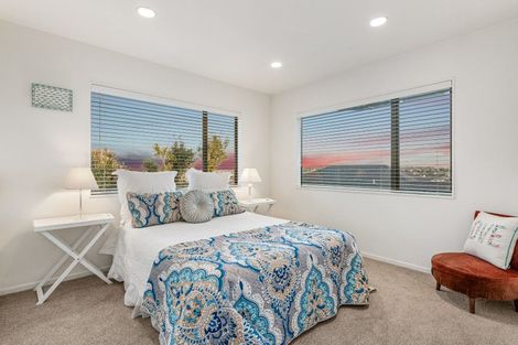 Photo of property in 2/24 Carlisle Road, Browns Bay, Auckland, 0630