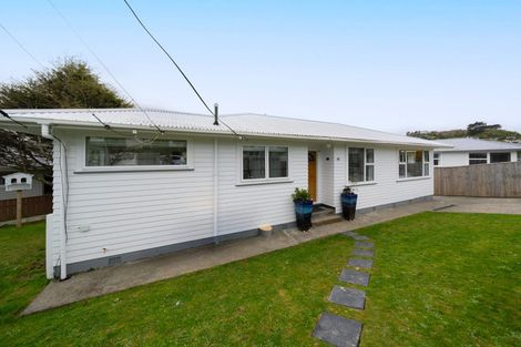 Photo of property in 48 Mark Avenue, Paparangi, Wellington, 6037