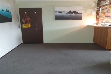 Photo of property in 5d Rossiter Avenue, Waiuku, 2123